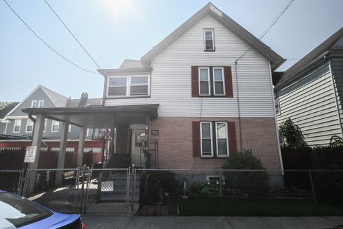 90 Olive St, Bridgeport, CT, 06605-1038 | Card Image