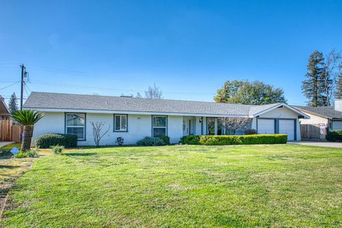 2511 18th Ave, Kingsburg, CA, 93631-1122 | Card Image