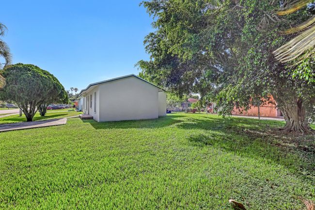 324 W 5 Th Ter, House other with 4 bedrooms, 2 bathrooms and null parking in Pahokee FL | Image 28