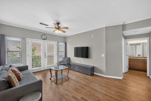 304-2502 Leon St, Austin, TX, 78705-4495 | Card Image