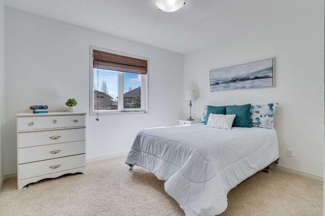 686 Chaparral Dr Se, House other with 5 bedrooms, 4 bathrooms and 4 parking in Calgary AB | Image 28