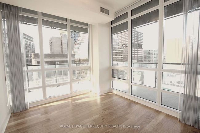 802 - 825 Church St, Condo with 3 bedrooms, 2 bathrooms and null parking in Toronto ON | Image 8