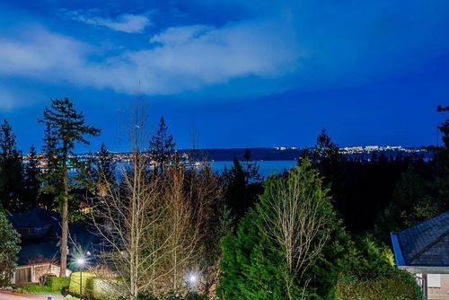 4751 Headland Dr, West Vancouver, BC, V7W3H6 | Card Image