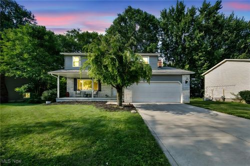 1032 Greenwich Ave, Grafton, OH, 44044-1222 | Card Image