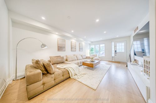 12 Quattro Ave, Richmond Hill, ON, L4E0S5 | Card Image