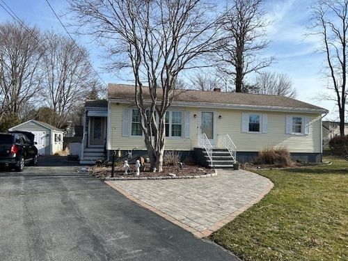 17 Diane St, Acushnet, MA, 02743-1501 | Card Image
