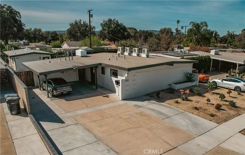1322 Campus Ave, Redlands, CA, 92374-3805 | Card Image