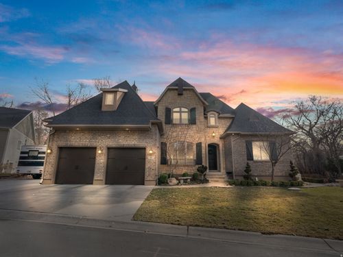 57 W Grove Creek Cir, Farmington, UT, 84025-4732 | Card Image