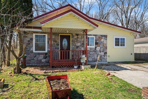 315 Olive St, Goshen, IN, 46528-3035 | Card Image