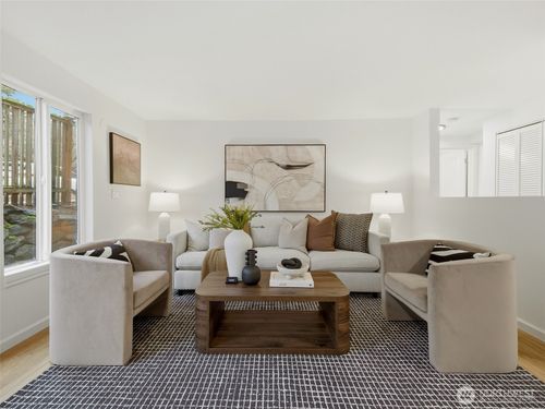 apt-107-3661 Phinney Ave N, Seattle, WA, 98103-8582 | Card Image