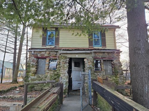 112 W Walnut St, Pleasantville, OH, 43148-7708 | Card Image