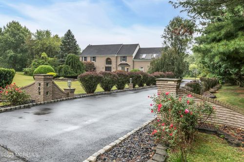 5 Queen Ct, Manalapan, NJ, 07726-8671 | Card Image