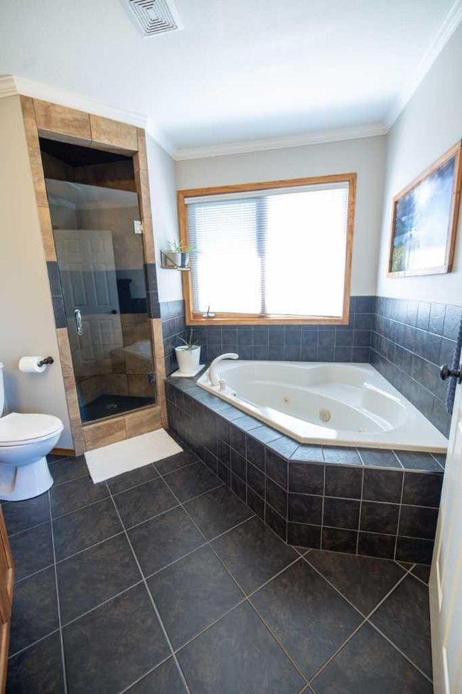 249 Fairway Drive, Home with 4 bedrooms, 3 bathrooms and 5 parking in Coaldale AB | Image 23