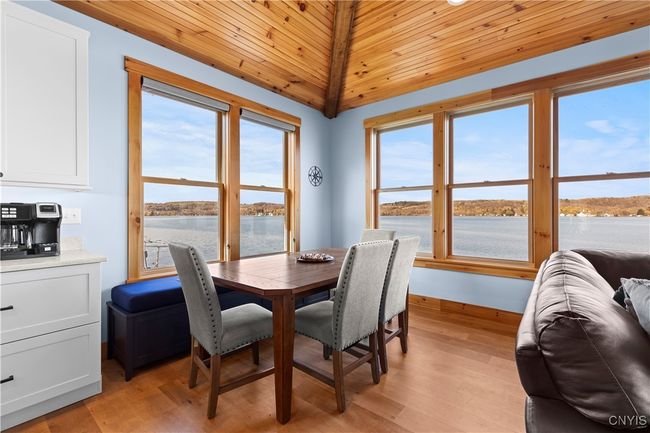 Kitchen dining area | Image 8