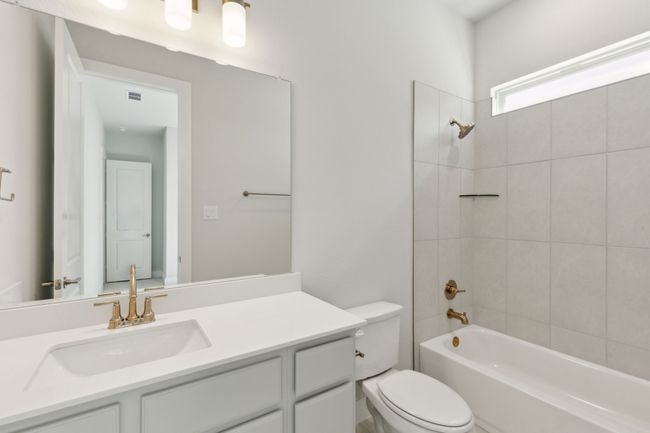 Full bath with vanity and bathing tub / shower combination | Image 23