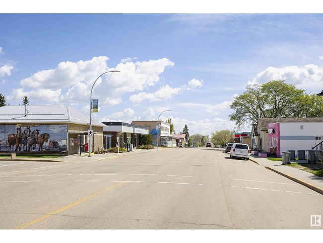 4713 51 St, House other with 3 bedrooms, 2 bathrooms and 4 parking in Legal AB | Image 51