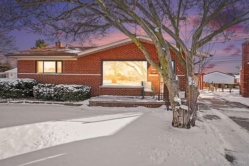 29801 Lonnie Dr, Westland, MI, 48185-3701 | Card Image