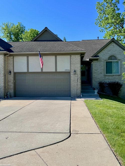 15330 Pebble Pointe Ct, Clinton Township, MI, 48038-5125 | Card Image