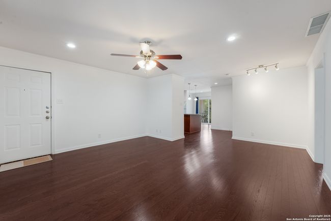 APT-1202 - 100 Lorenz Rd, Condo with 2 bedrooms, 2 bathrooms and null parking in San Antonio TX | Image 4