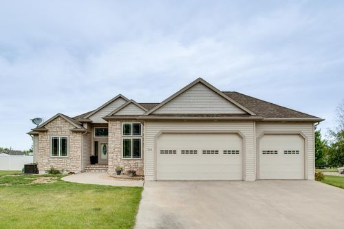 718 N Sedona Dr, West Fargo, ND, 58078-8110 | Card Image
