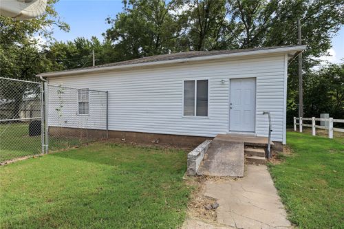 208 E 3rd St, Skiatook, OK, 74070-1533 | Card Image