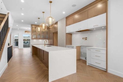 5104 21 Ave Nw, Calgary, AB, T3B0X4 | Card Image