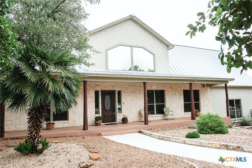 211 Cambridge Dr, New Braunfels, TX, 78132-5218 | Card Image