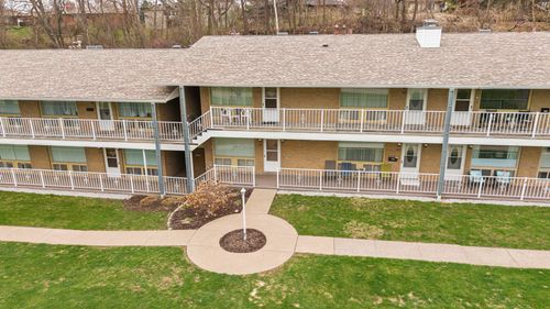 808-1104 Kimberly Rd, Bettendorf, IA, 52722-4119 | Card Image