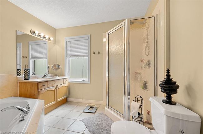 74 Colton Cir, Townhouse with 3 bedrooms, 4 bathrooms and 3 parking in Kitchener ON | Image 24