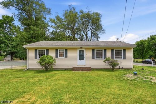 427 Warwick Tpke, Hewitt, NJ, 07421-2700 | Card Image