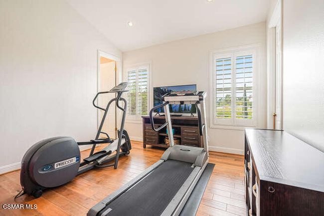 Gym or Bedroom | Image 49