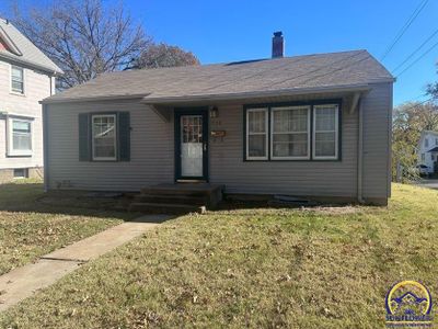 736 Sw Lindenwood Ave, House other with 2 bedrooms, 1 bathrooms and null parking in Topeka KS | Image 1