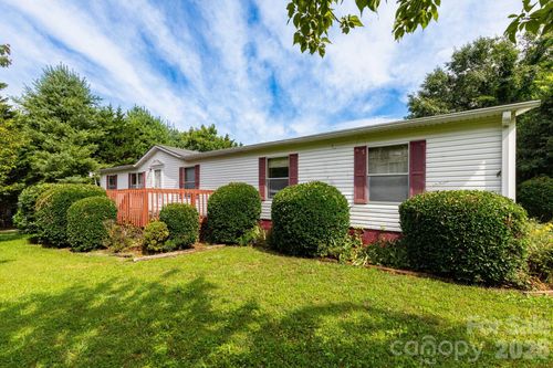 44 Double D Dr, Flat Rock, NC, 28731-6716 | Card Image