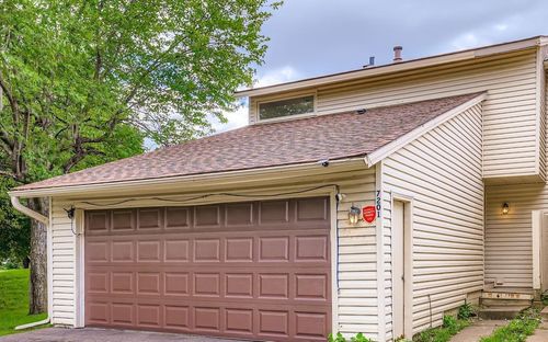 7201 Perry Ct E, Brooklyn Center, MN, 55429-1202 | Card Image