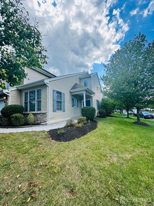 1 Silcox Pl, Somerset, NJ, 08873-7287 | Card Image