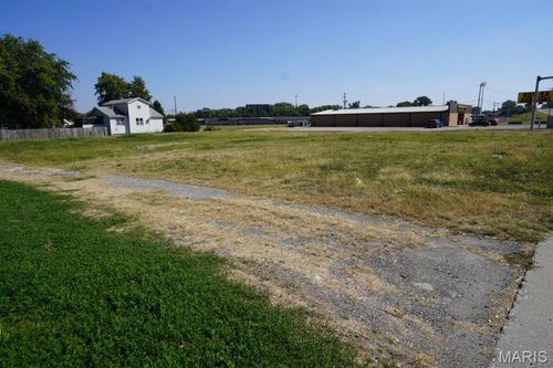 25 Mccambridge Ave, Madison, IL, 62060 | Card Image