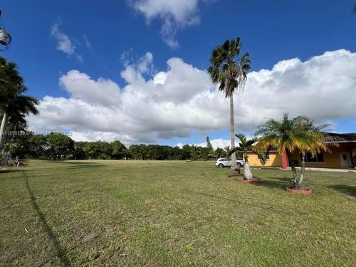 19331 Sw 188th St, Miami, FL, 33187-1946 | Card Image