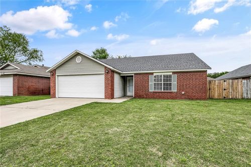 1103 Ryan St, Bentonville, AR, 72712-3516 | Card Image