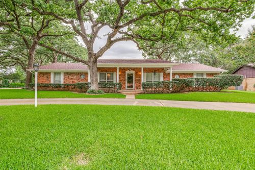 607 N Parkridge Drive, Mansfield, TX, 76063 | Card Image