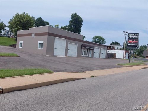 2001 Woodson Road, Overland, MO, 63114 | Card Image