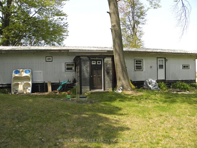 9774 Lake Rd, House other with 2 bedrooms, 1 bathrooms and 6 parking in Kettle And Stony Point Fn ON | Image 18
