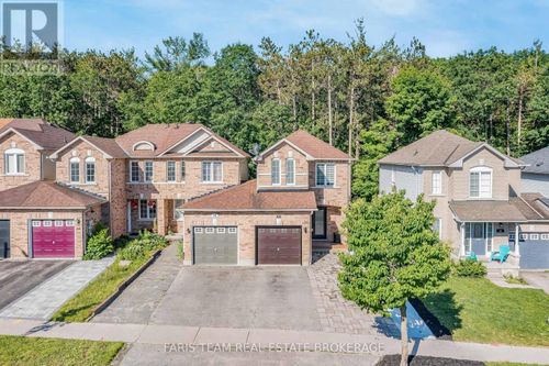 44 Hawthorne Crescent, Barrie (Ardagh), ON, L4N9Y7 | Card Image