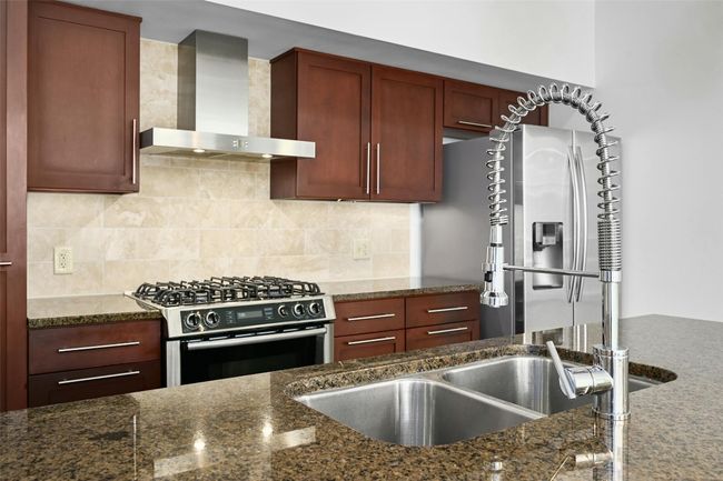 UNIT-5305 - 1600 Barton Springs Rd, Condo with 2 bedrooms, 2 bathrooms and 2 parking in Austin TX | Image 9