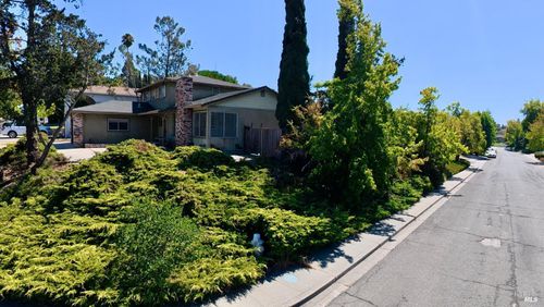 11 Dover Ct, Vallejo, CA, 94591-6809 | Card Image