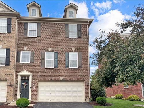 1687 Big Bear Dr, Washingtn Twp, OH, 45458-3692 | Card Image