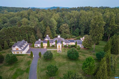 320 Farmington Dr, CHARLOTTESVILLE, VA, 22901 | Card Image
