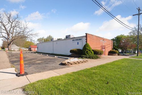 28614 Division St, Flat Rock, MI, 48134-1516 | Card Image