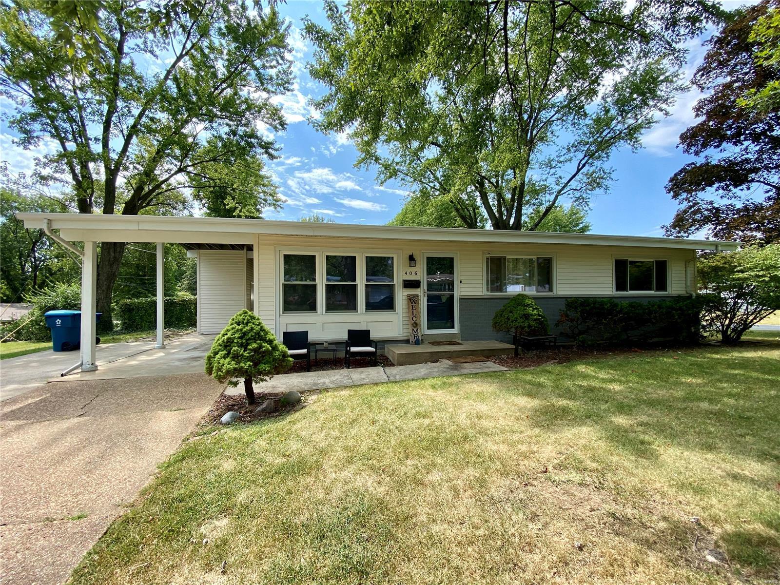 Hawthorn Ave, Saint Charles, MO 63301