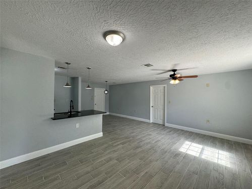 6918 Isla St, Pearland, TX, 77581-2136 | Card Image