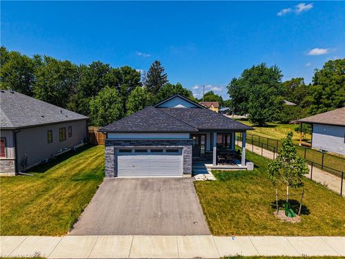 142 Ellen St, Atwood, ON, N0G1B0 | Card Image